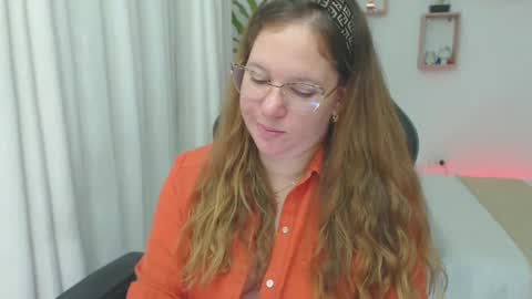 Snapshot of tamy_shine87 chatting on December 5, 6:43 am Im Samy online show from December 5, 6:43 am