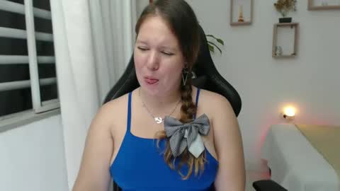 Snapshot of tamy_shine87 chatting on December 18, 4:42 am Im Samy online show from December 18, 4:42 am