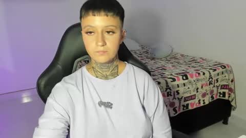 Snapshot of tatoo_girl chatting on February 7, 10:30 pm jess online show from February 7, 10:30 pm