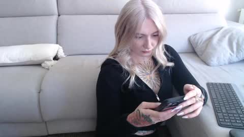 tattoobbgirl online show from September 23, 12:25 pm