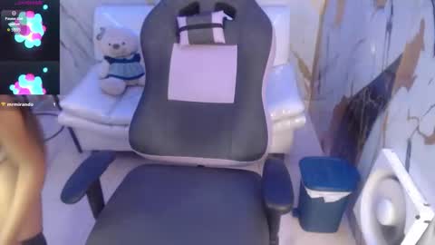 Taylor online show from December 17, 8:46 pm