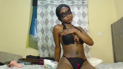 queen online show from February 3, 11:09 am