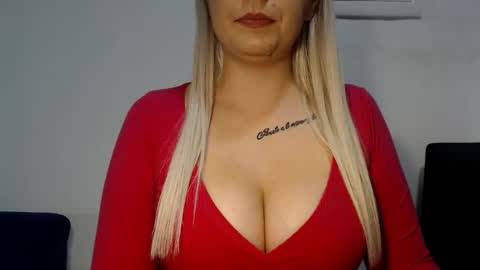 Snapshot of teeyara_ chatting on October 1, 6:24 pm Teeyara online show from October 1, 6:24 pm