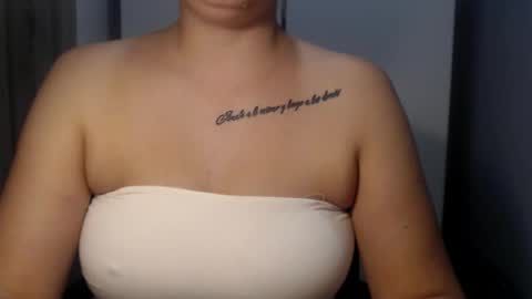 Snapshot of teeyara_ chatting on September 23, 3:32 pm Teeyara online show from September 23, 3:32 pm