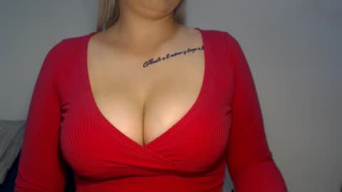 Snapshot of teeyara_ chatting on October 16, 6:10 pm Teeyara online show from October 16, 6:10 pm