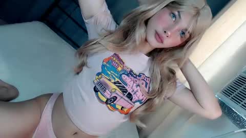 Lily online show from May 25, 3:49 am