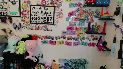 Pixie Pix or Pickle online show from April 20, 10:13 pm