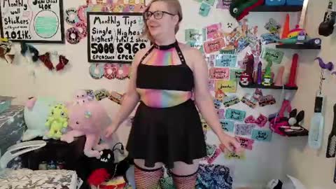 Pixie Pix or Pickle online show from June 26, 10:11 pm