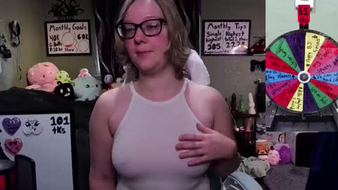 Pixie Pix or Pickle online show from February 12, 7:24 pm