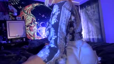 Snapshot of texaspregogrllll chatting on October 9, 6:01 pm TEXASGIRLLLL online show from October 9, 6:01 pm