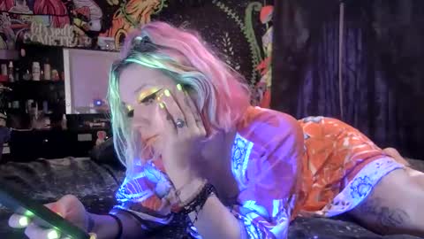 Snapshot of texaspregogrllll chatting on October 15, 11:51 pm TEXASGIRLLLL online show from October 15, 11:51 pm