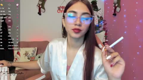 Snapshot of thamara_cooper_ chatting on December 12, 10:02 am thamara_cooper_ online show from December 12, 10:02 am