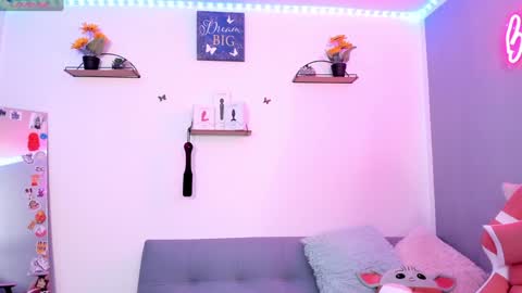 Snapshot of thamara_cooper_ chatting on January 20, 6:53 am thamara_cooper_ online show from January 20, 6:53 am