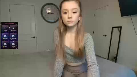 the_hotties online show from September 19, 9:36 pm