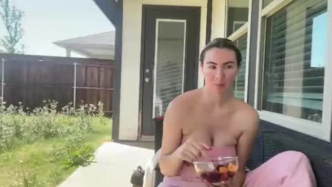 Alyssa Rhoades online show from March 24, 8:03 pm