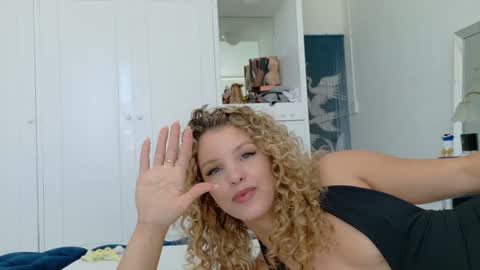 Lily Marie online show from March 10, 7:07 pm