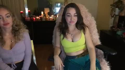 Cach Nelson online show from December 31, 8:04 am