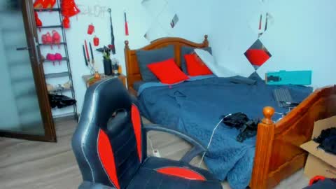 thenaughtygf online show from May 13, 10:26 pm
