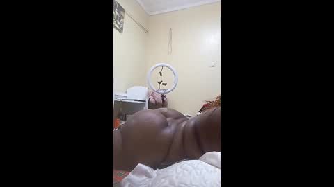 thickbotty_ebony online show from April 4, 4:50 pm