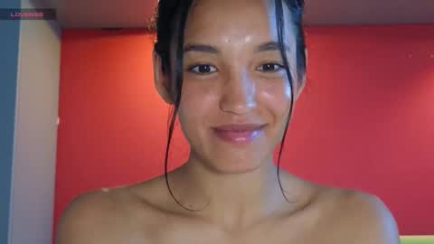 tia_j online show from September 18, 6:01 am