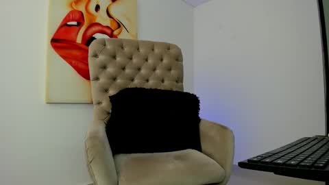 Snapshot of tiago_hannah chatting on October 21, 8:35 pm carolina online show from October 21, 8:35 pm
