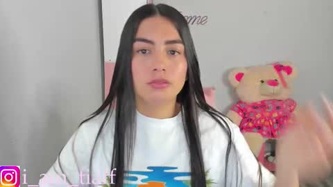 Snapshot of tifany_tay2 chatting on October 18, 11:13 am hey am julietha online show from October 18, 11:13 am
