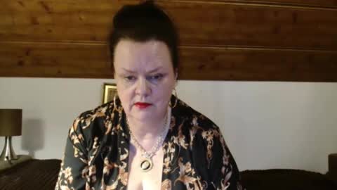 TiffanyMature online show from November 10, 9:43 pm