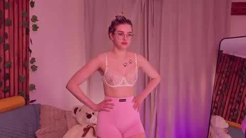 tiffanypeach online show from May 5, 11:46 am