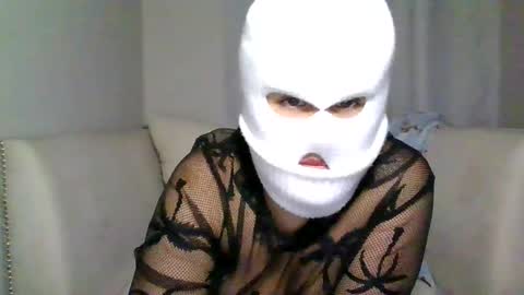 Snapshot of tiinkerbell26 chatting on February 11, 4:01 am tiinkerbell26 online show from February 11, 4:01 am