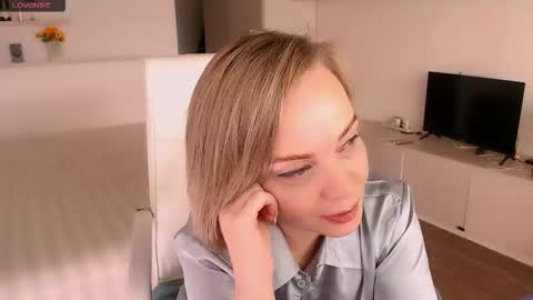 Snapshot of tilly_eliot chatting on October 6, 8:57 pm Tilly online show from October 6, 8:57 pm