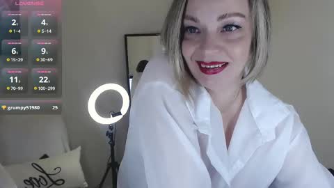 Snapshot of tilly_eliot chatting on March 10, 8:45 pm Tilly online show from March 10, 8:45 pm