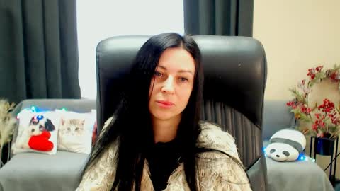 Luisa online show from March 31, 7:30 am