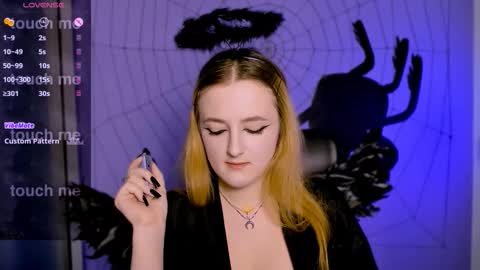 Snapshot of tina_blade_ chatting on October 20, 8:01 pm tina_blade_ online show from October 20, 8:01 pm