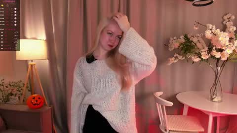 Annie online show from October 28, 10:36 pm