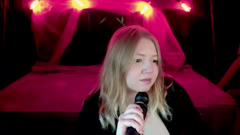 TinkerrBelll online show from November 13, 1:54 pm