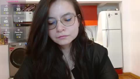 Tiny Caroline online show from March 6, 1:37 am