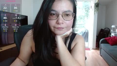 Tiny Caroline online show from October 21, 9:41 pm