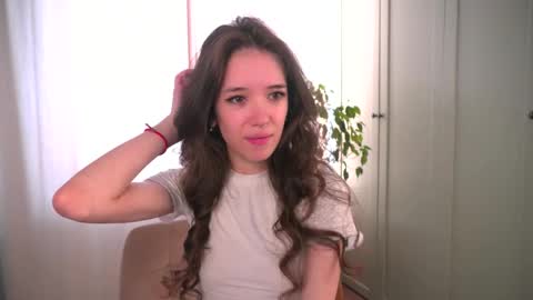 Annie online show from February 11, 7:10 am