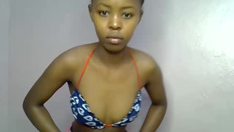 Snapshot of tinybarbie_ chatting on October 20, 5:05 pm Barbie online show from October 20, 5:05 pm