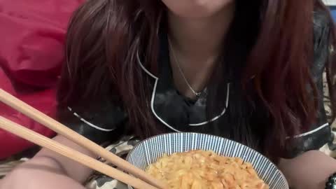 tinydaisy22 online show from November 29, 6:28 am