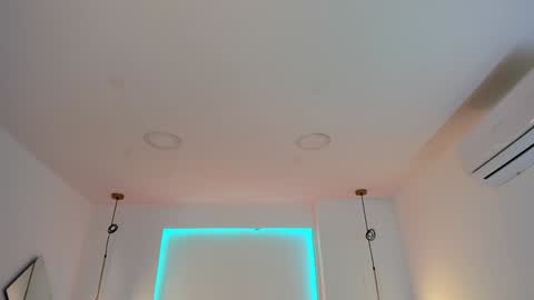 Luna  online show from December 20, 11:00 am