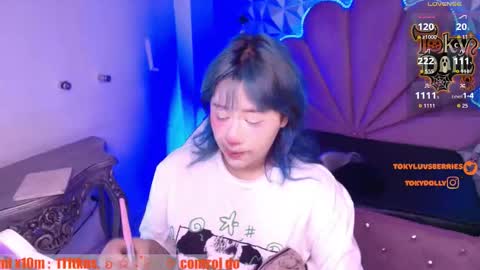 Snapshot of toky_doll chatting on October 20, 7:39 pm toky online show from October 20, 7:39 pm