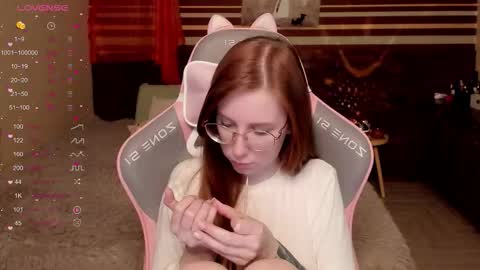 Snapshot of tonimua chatting on October 23, 7:36 am Milana online show from October 23, 7:36 am