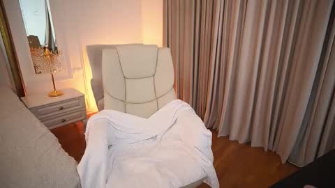 top_grace online show from March 25, 6:33 pm