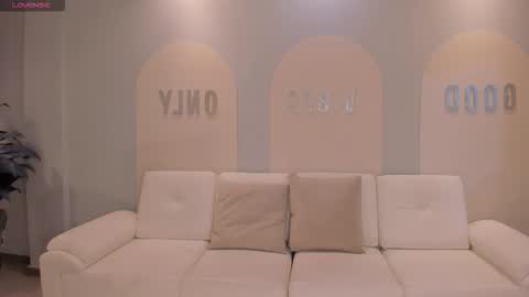 Tori Cross online show from October 11, 1:47 pm