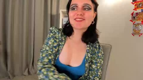 Call me Tracy online show from December 13, 7:53 pm