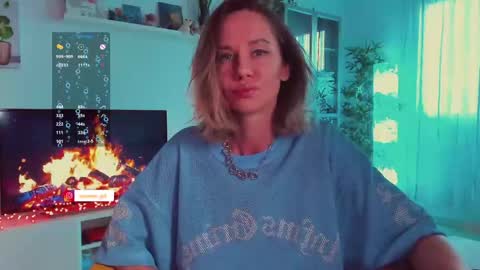 Hey my name is Kiri Kiri online show from May 18, 7:42 pm
