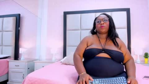 Treisy Vixen big ass online show from August 2, 3:20 am