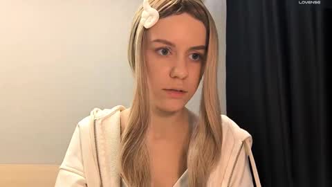 Alice online show from October 15, 6:32 pm
