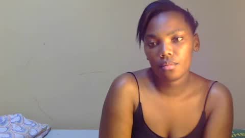 trina_z online show from July 3, 8:31 am